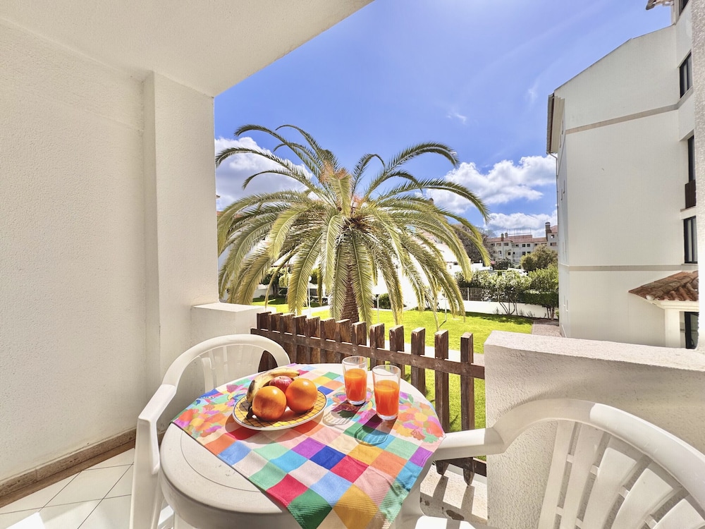Vilamoura Central 11 With Pool by Homing