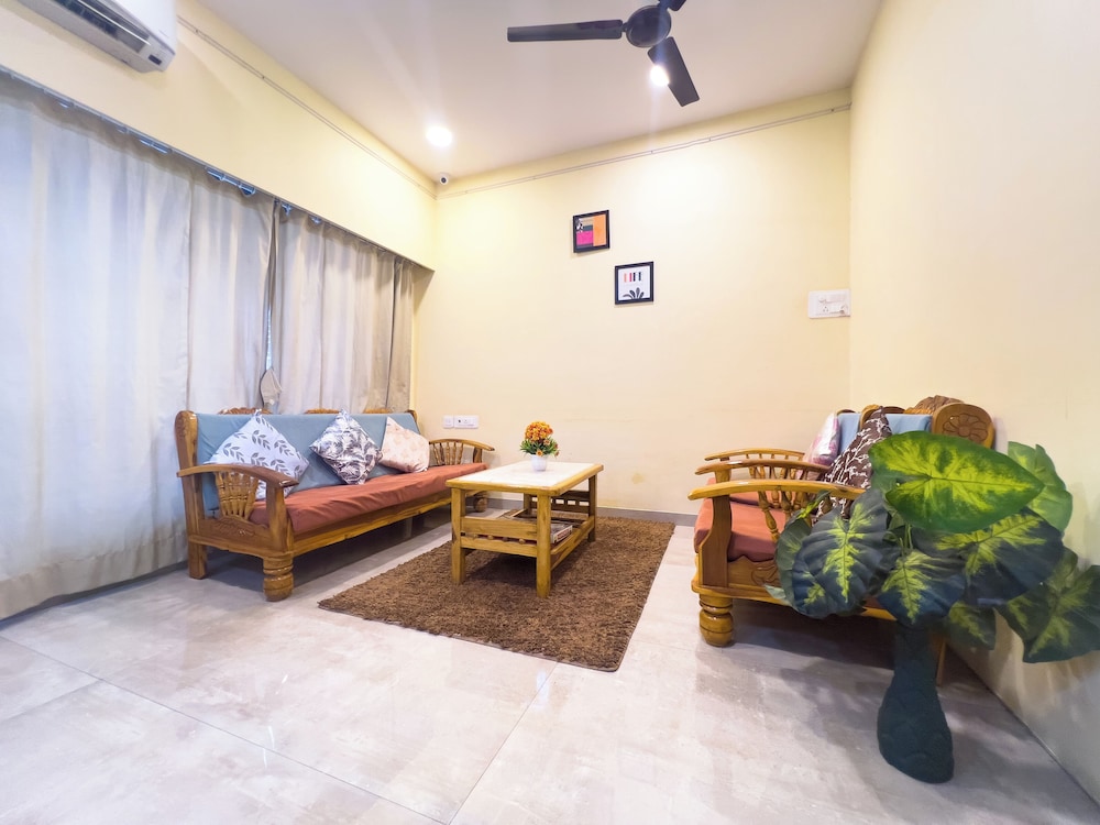 Pinaki Comfort Stay, Vile Parle - Near Airport