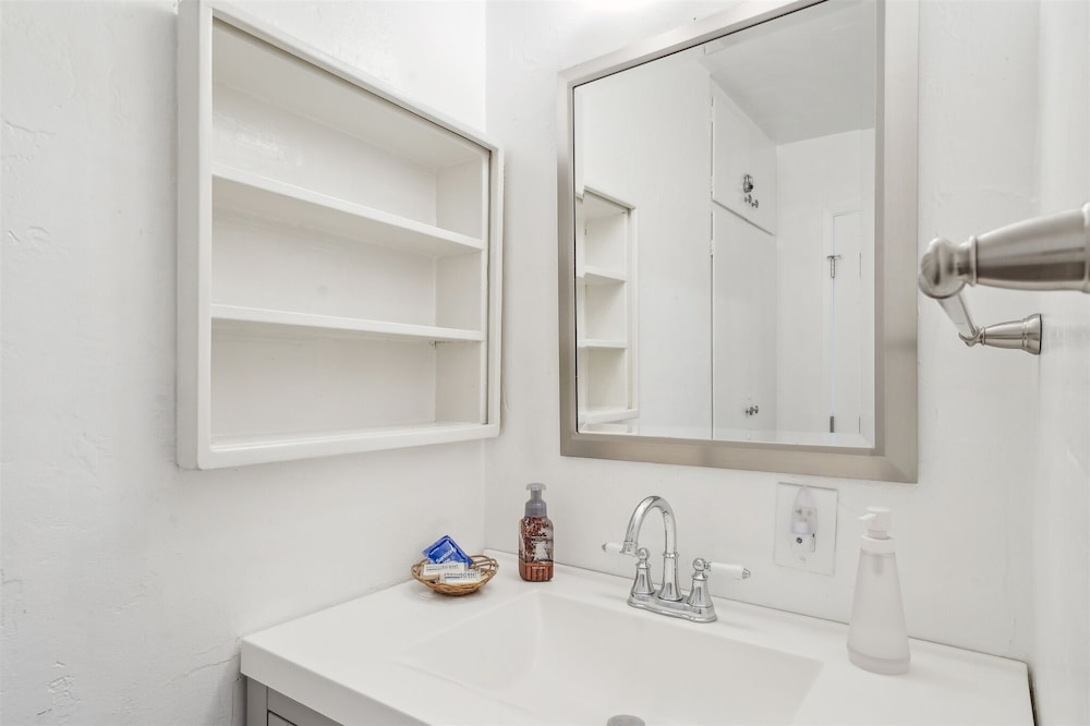 Beach Condo W/private Patio #135 1 Bedroom Condo by Sunset Shores Condominiums