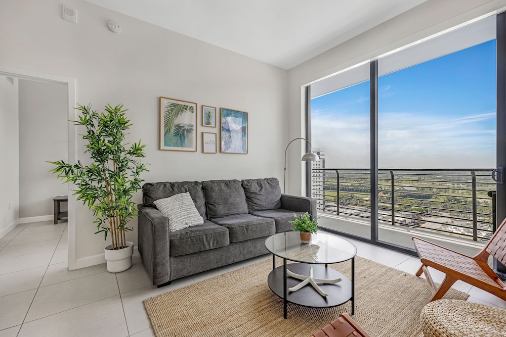 Modern Downtown Doral One-Bedroom Apt