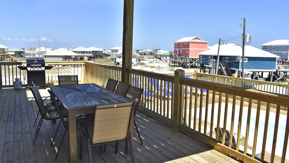 Sonny Daze - Pet Friendly, Gulf View, Heated Pool, Game Room - Perfect For The Whole Family! 5 Bedroom Home by RedAwning view 3