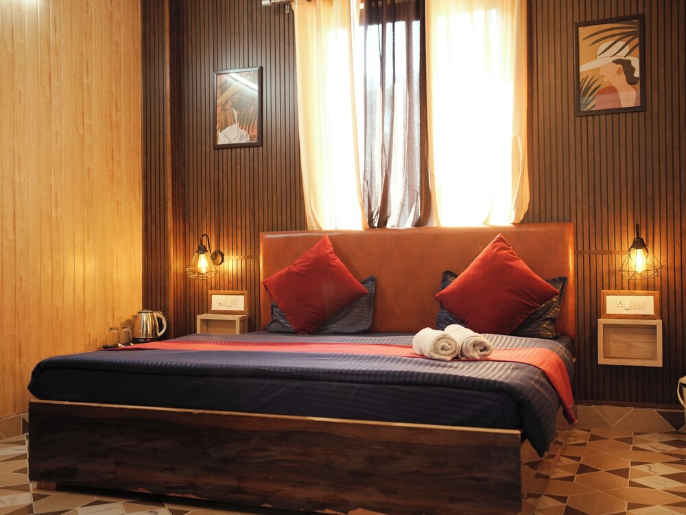 Skyard Hostel & Homestay (Harsil Valley)