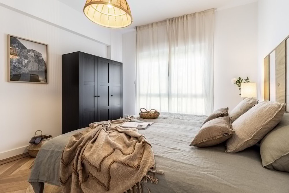 Arzano - 4 Bedrooms and Office in Castilla