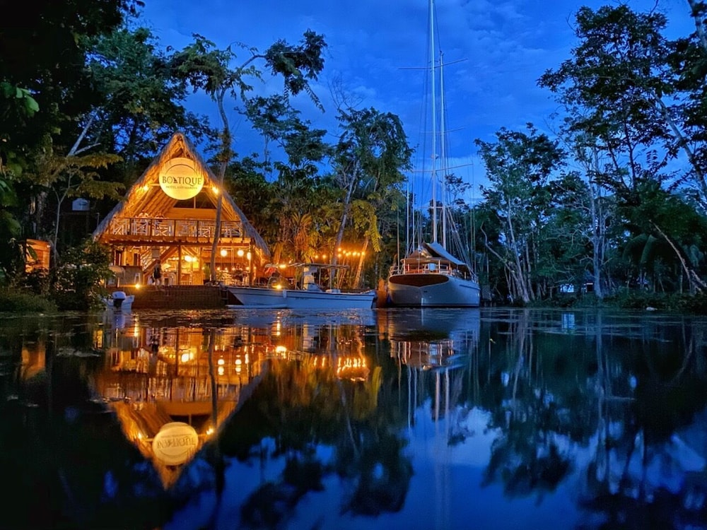 San Pedro Vacations - Boatique Hotel and Marina - Hostel - Property Image 1