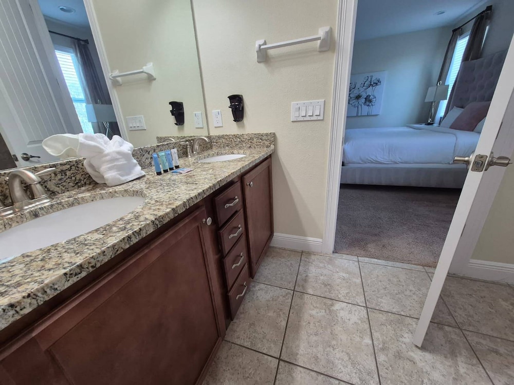6BR 5BA w Private Pool Spa Near Disney