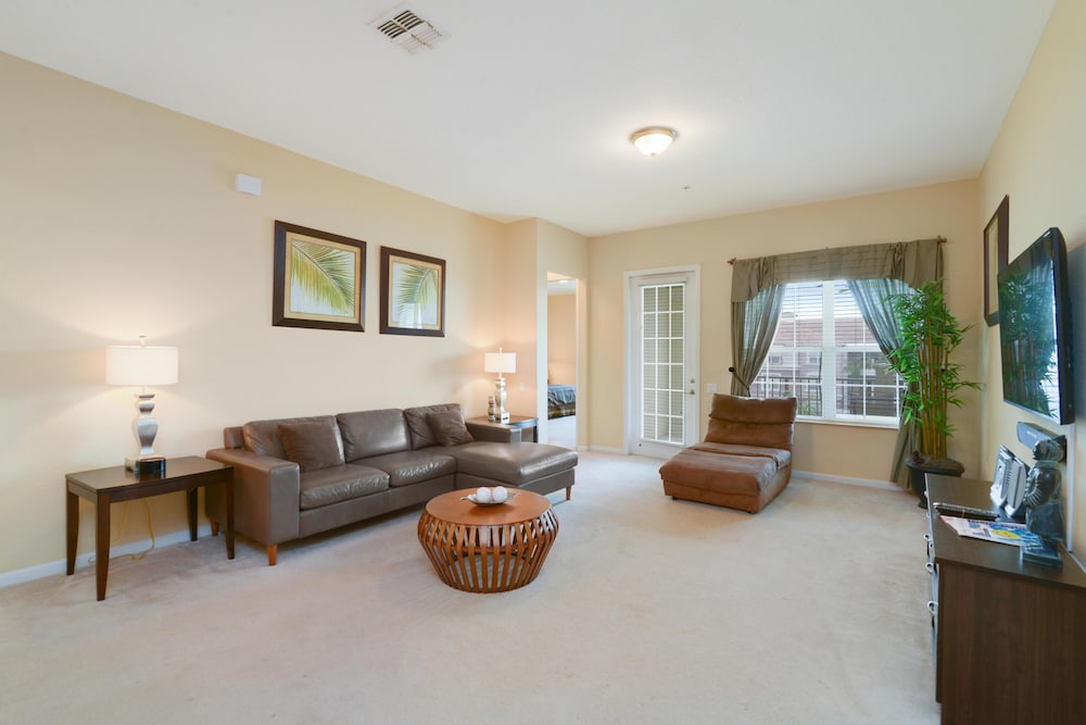 Chantilly Villa by VillaDirect