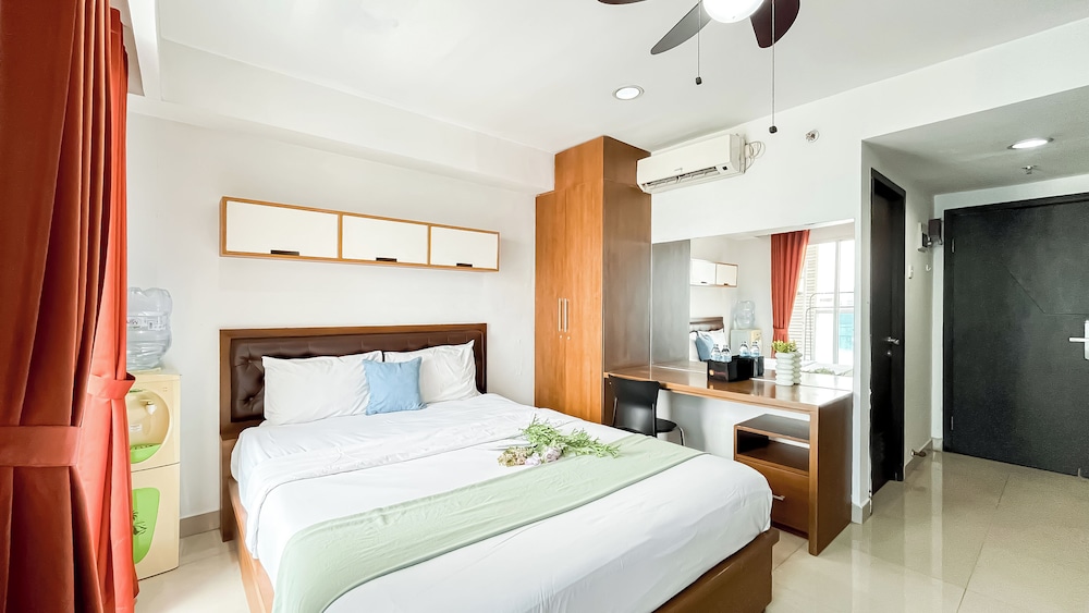 Modern Pop Urban Studio At Tamansari The Hive Apartment