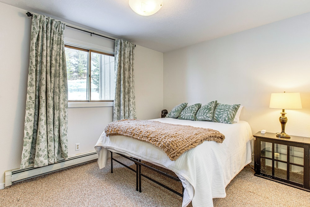 5 Mi to Winter Park Resort: Unit w/ Pool & Hot Tub