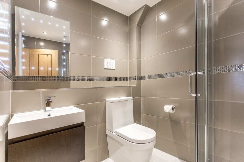 The Sweet Mews - Big & Bright 4bdr Mews Home in Ideal Location