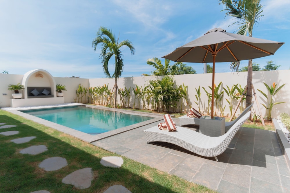 Karang Padma Villas