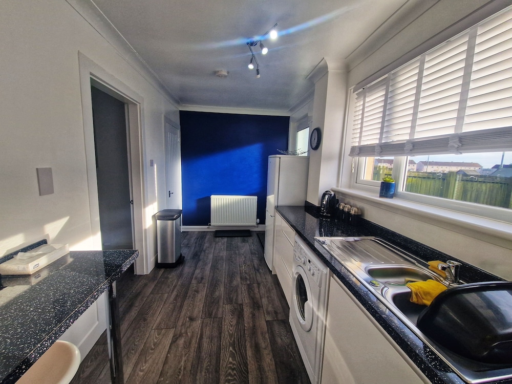Cozy Shotts House With 2 Bedrooms
