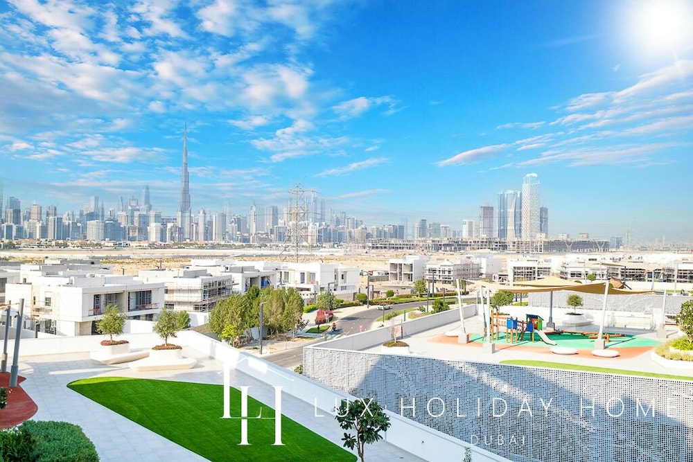 LUX Burj Khalifa Lagoon View Suite 2