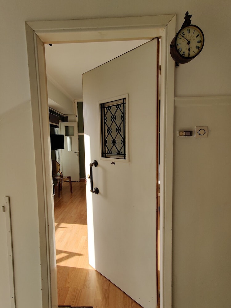 Cosy 1BR Apt With Balcony in Vibrant Exarcheia