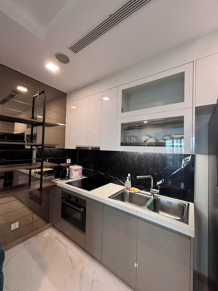 Serenity Serviced Apartments-Landmark 81