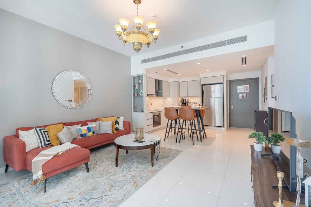 Mesmerizing 2BR in Emaar Beachfront With Sea Views