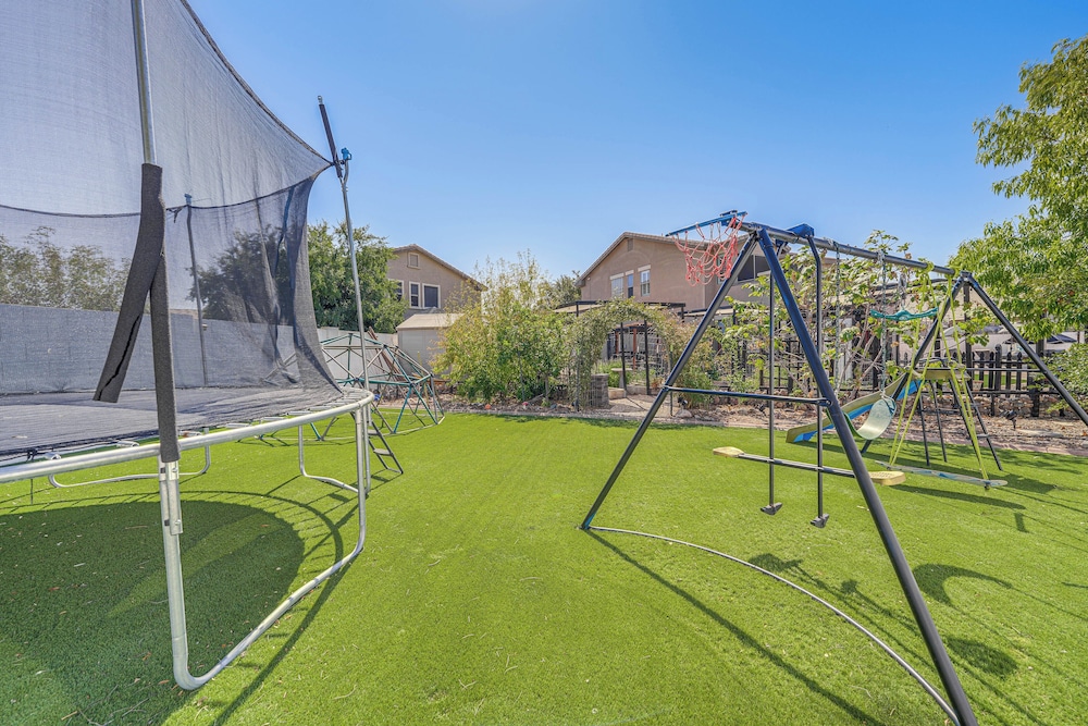 Family-friendly Retreat w/ Pool - Near Westgate!