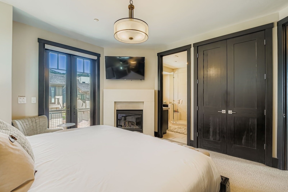 Tranquil Blackstone Getaway 3 Bedroom Townhouse