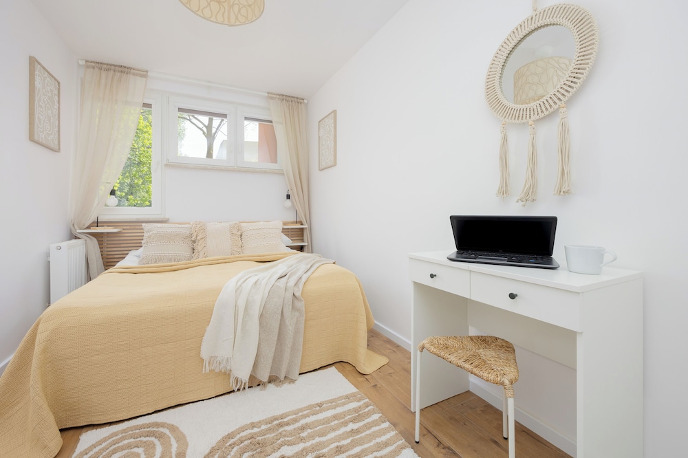 Cozy Two-bedroom Apartment by Renters view 2
