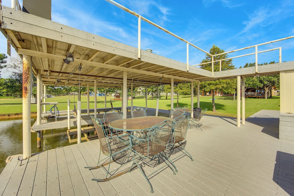 Rhodes Retreat w/ Dock on Cedar Creek Lake! view 5