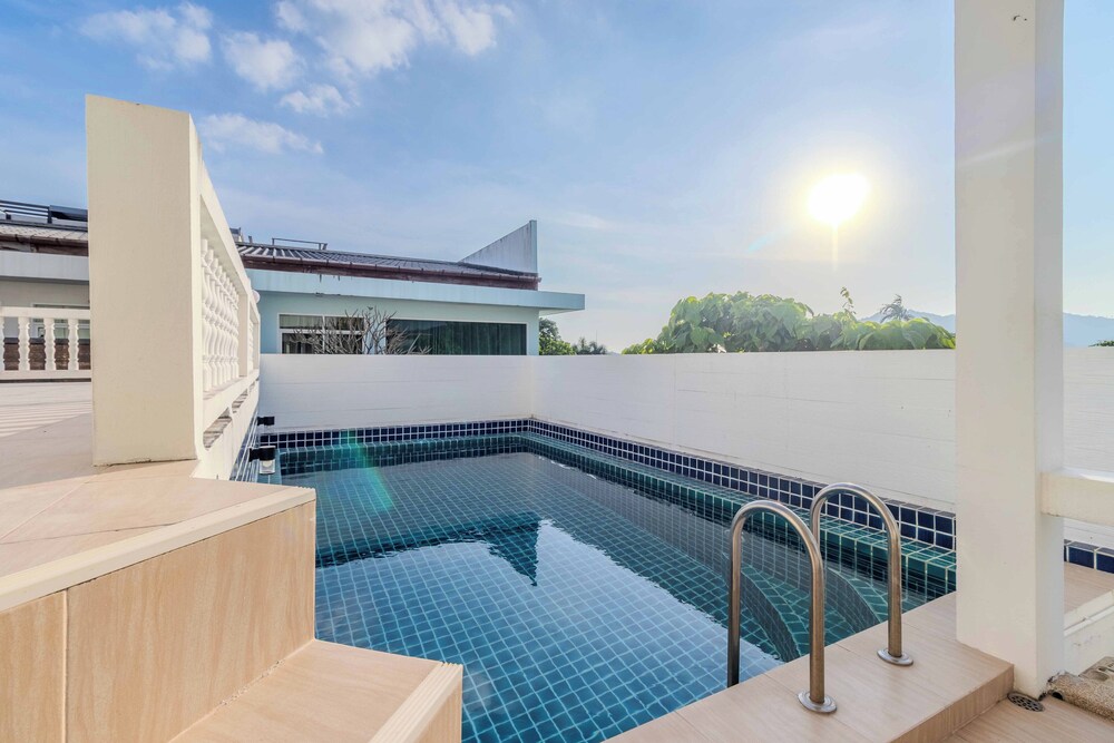 Prime Location Pool View BBQ V274