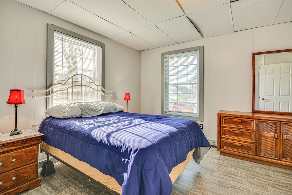 Pet-friendly Home w/ Grill & Porch in Martinsville