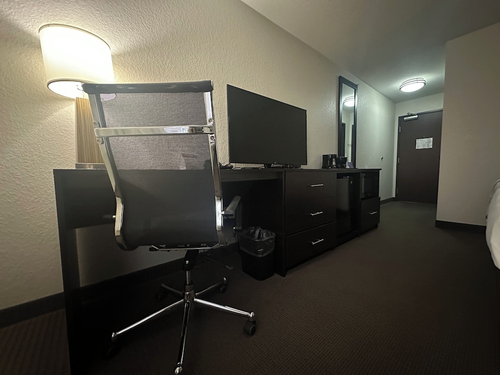 Sleep Inn Suites Fort Dodge - Property Image 32