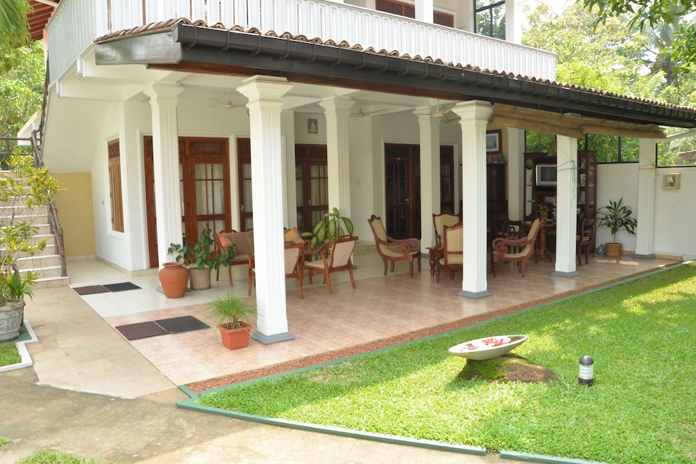 Surf Villa