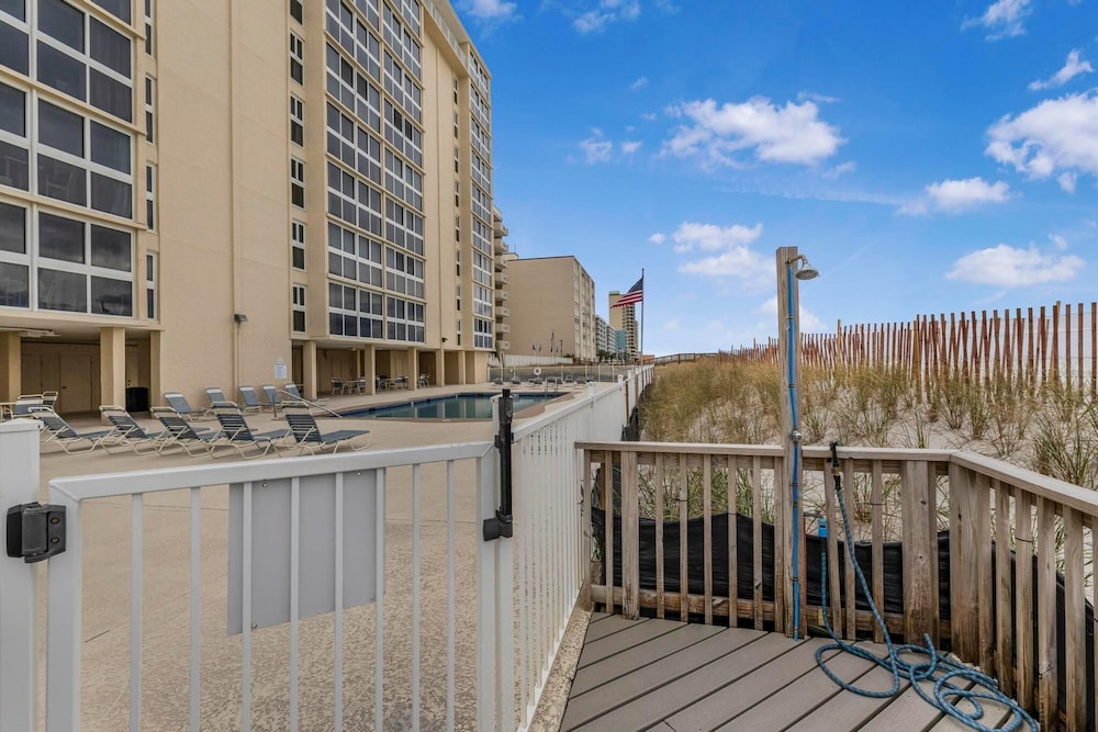 Edgewater West 65