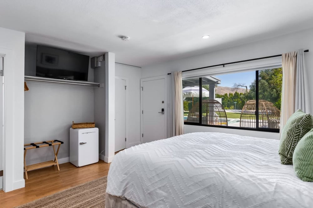 The Yucca Hotel- Entire Boutique Buyout