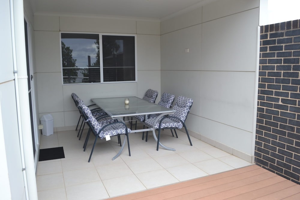 Waterview - 2 Doc Crt