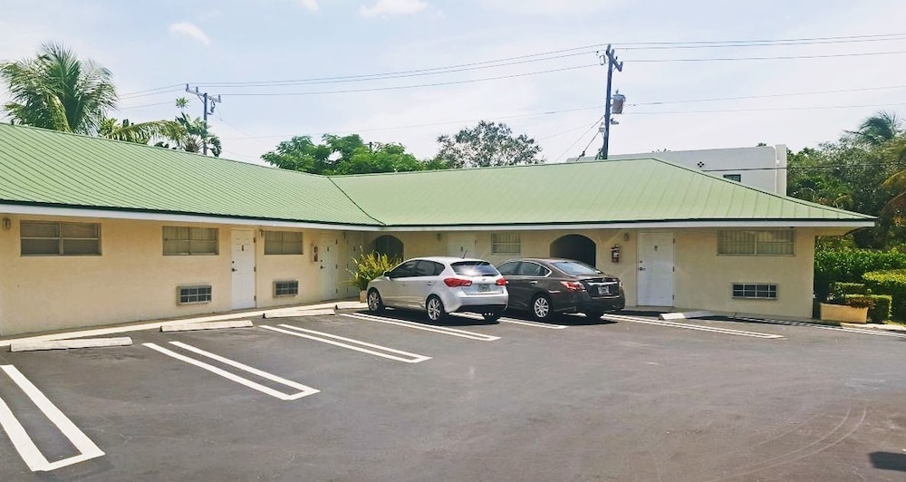 Queens Lodge Motel