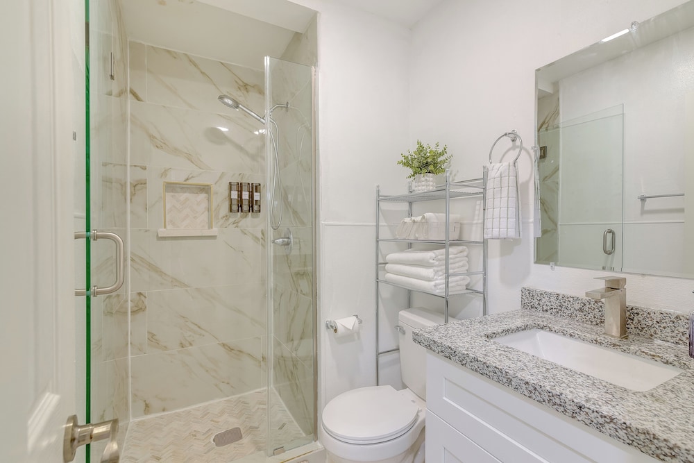 4 Mi to NRG Stadium: Quiet Home w/ Fenced Yard!