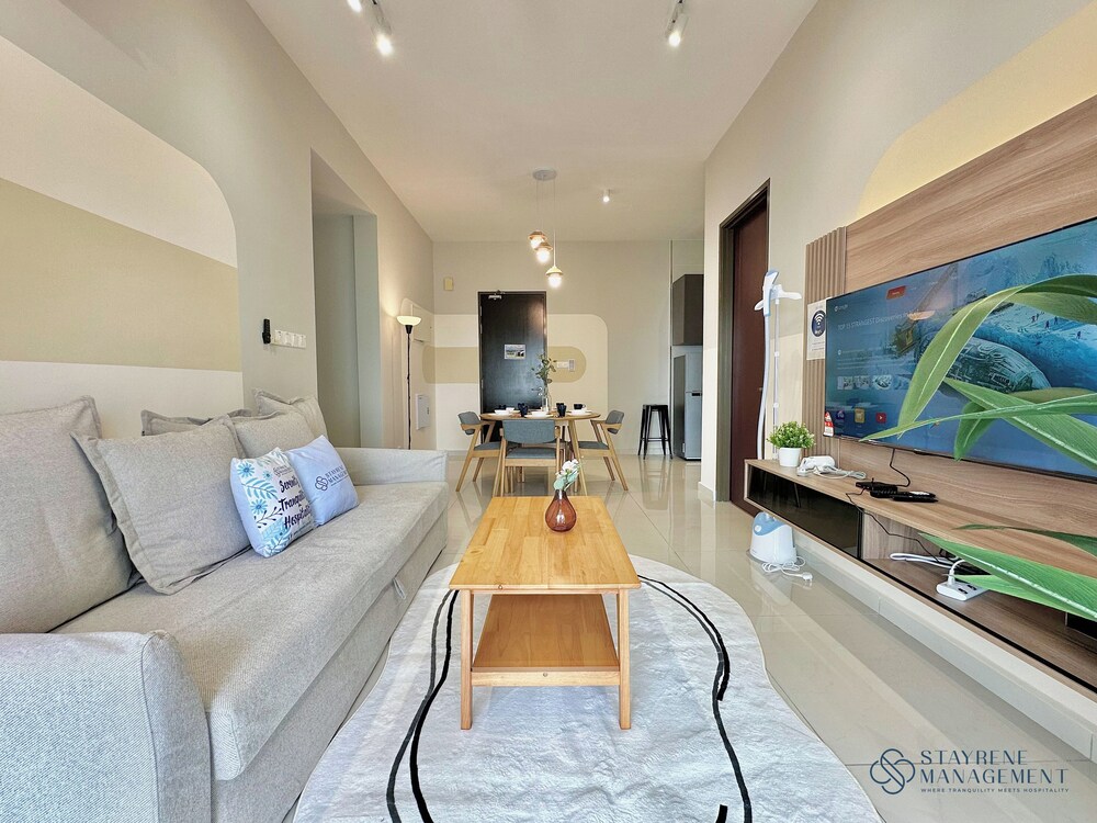 Country Garden Danga Bay Sea View Homestay by Stayrene
