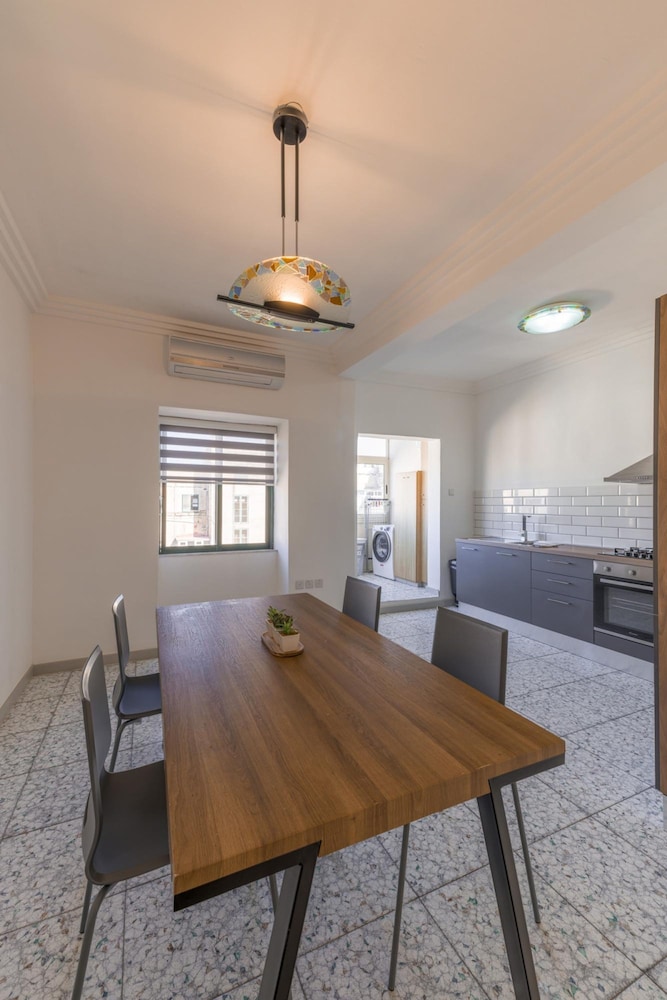 Large Sea View 2BR Apartment