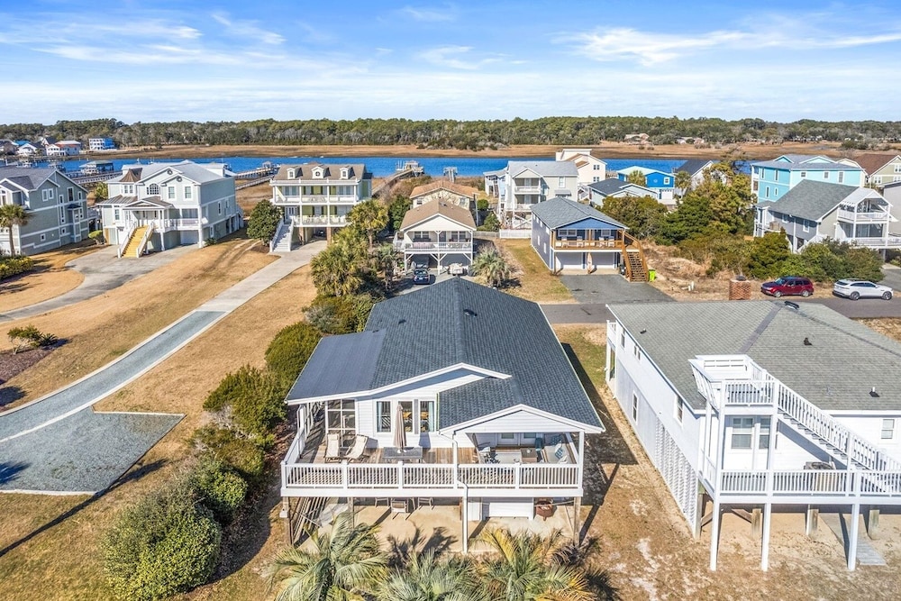 Dunebug Cottage / 319 Sandpiper Lane 3 Bedroom Home by RedAwning view 3