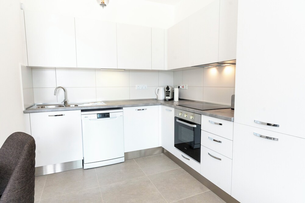 Bright and Lovely Furnished Studio Apartment