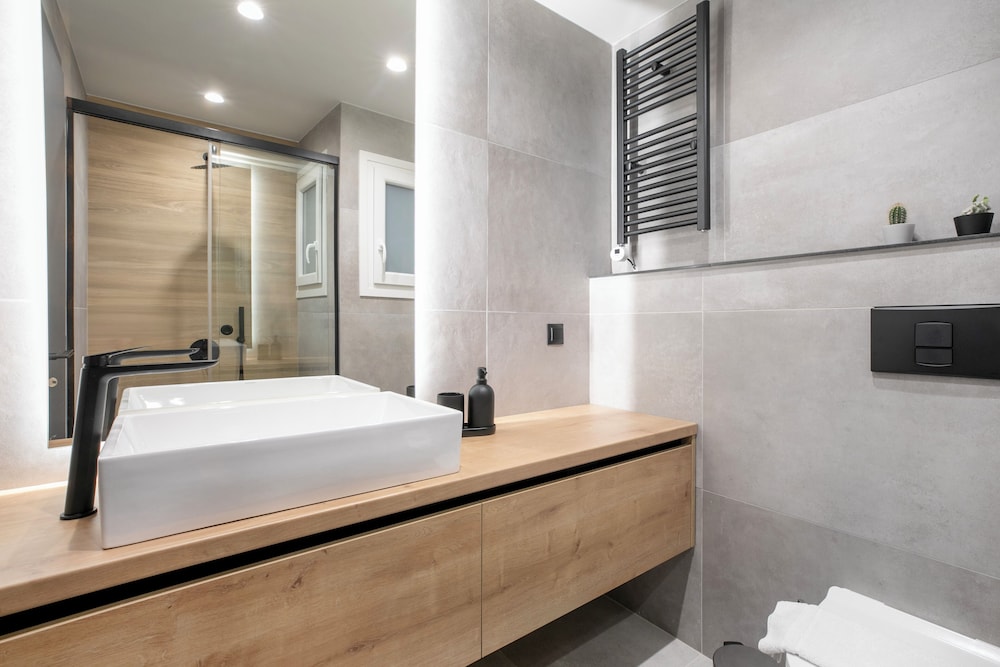 Astoria -Luxury 2-BR Apartment in Athens
