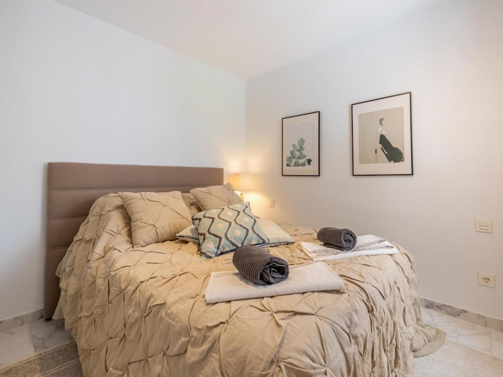 Azahara1 Beautiful Apartment Frontline Golf