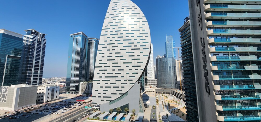 Bespoke Residences - Urban Oasis