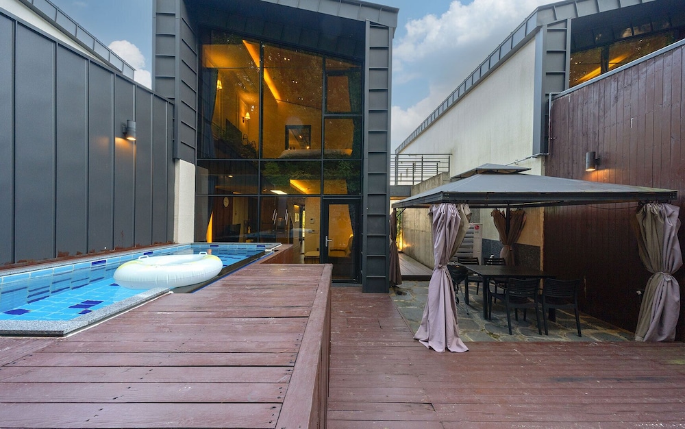 Ulsan Byeoldam Eunchae Pool Villa