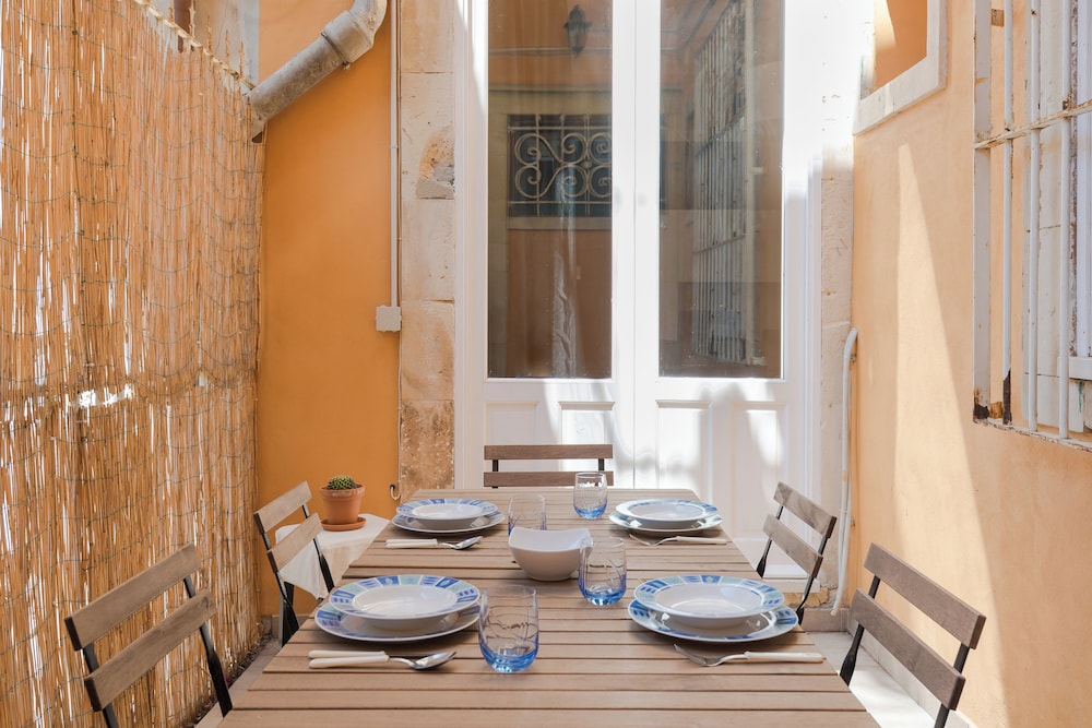 Darsena Apartments by Wonderful Italy