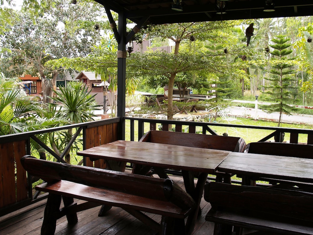 Bang Lamung Vacations - Cowboy Farm Resort Pattaya - Property Image 9