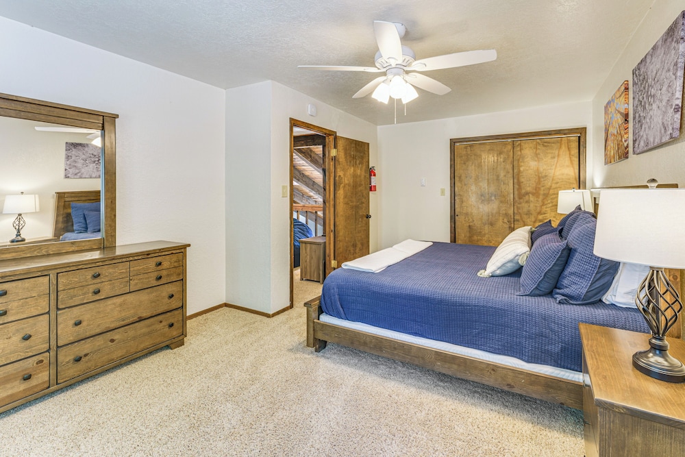 Walk to Lake & Trails: Angel Fire Home w/ Deck!