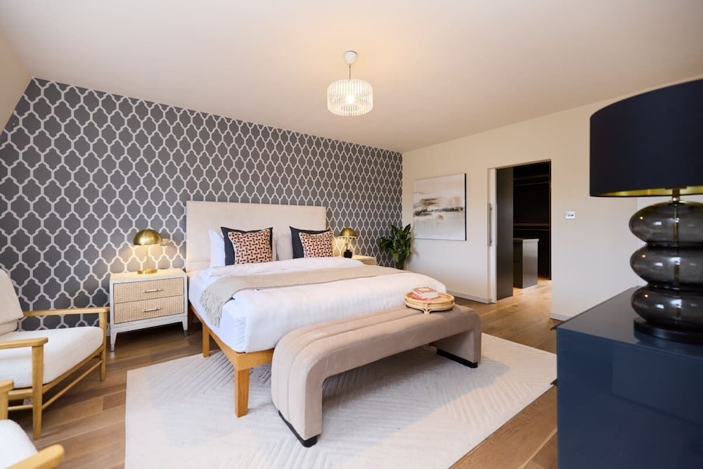 The South Hampstead Hideaway - Stylish 6bdr Home