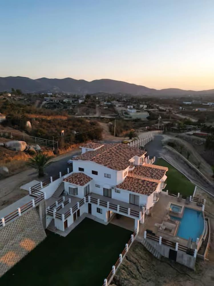 VILLA CASA BLANCA