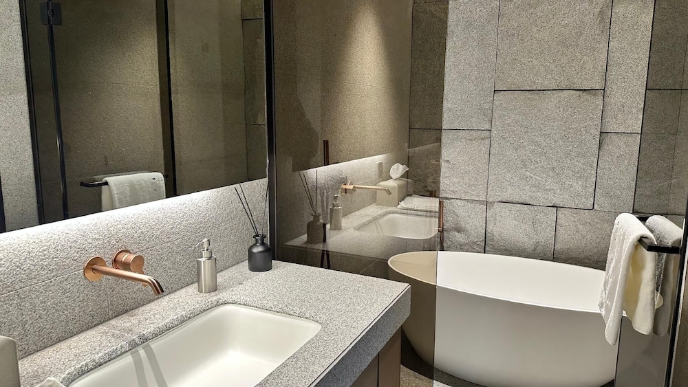 Caelum Black Gangnam Luxury Apt