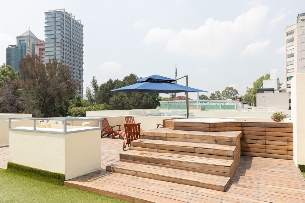 Capitalia Obelisk Polanco rooftop photo