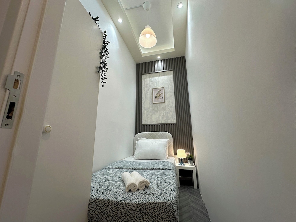 Atelier Partition Room in Tecom
