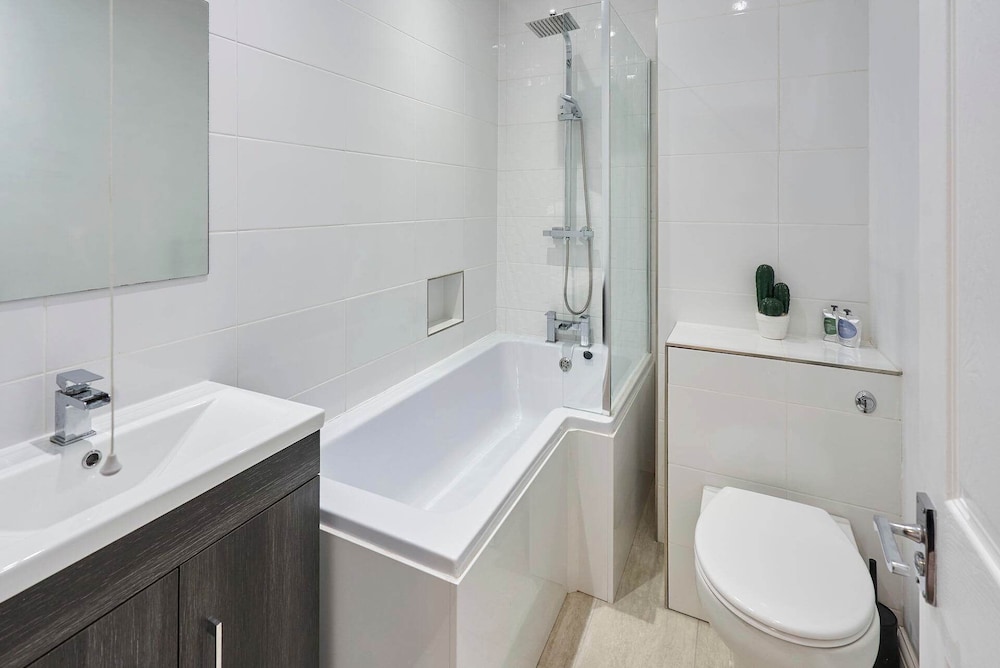 Host Stay Grand Parade Apartment