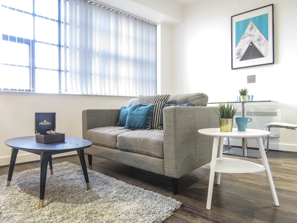 Tudors eSuites Birmingham Apartments Jewellery Quarter